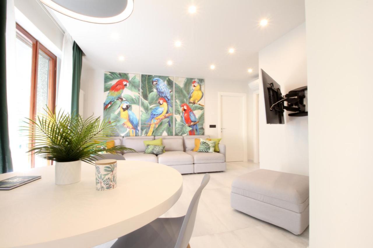 Parrots & Palms Apartment Bordighera Bagian luar foto