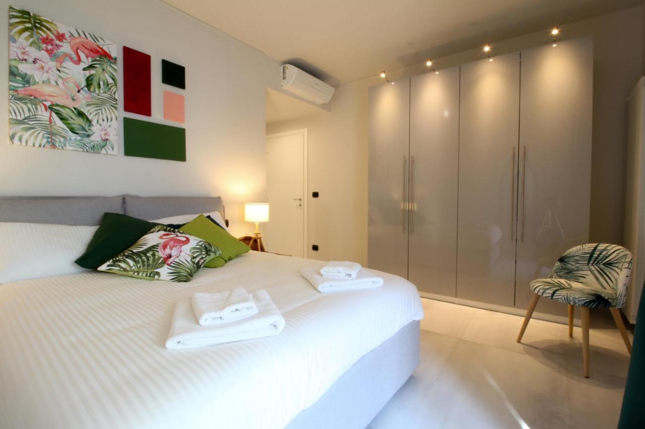 Parrots & Palms Apartment Bordighera Bagian luar foto