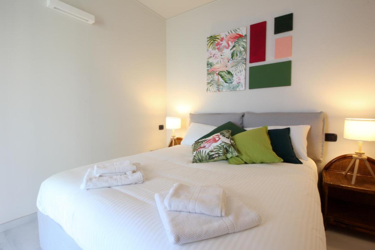 Parrots & Palms Apartment Bordighera Bagian luar foto