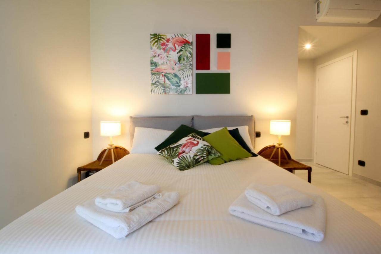 Parrots & Palms Apartment Bordighera Bagian luar foto